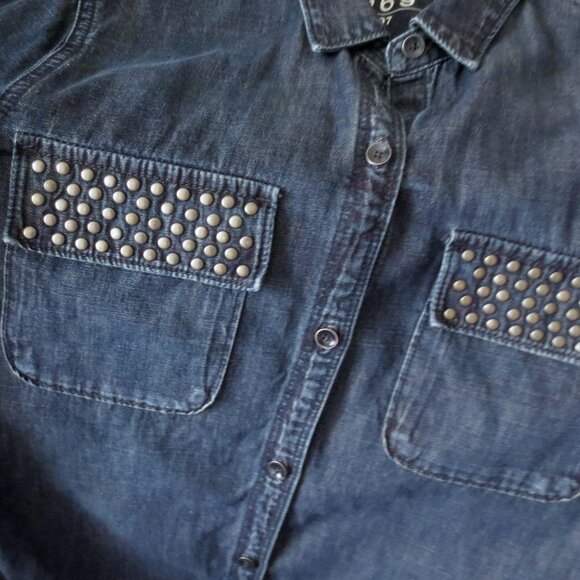 Gap 1969 Dark Blue Denim Button Down Jeans Shirt with Silver Stud Pocket Details - Picture 4 of 6